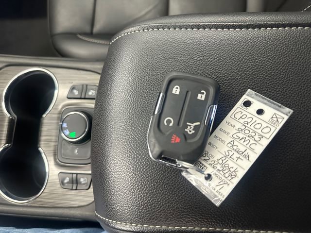 Used 2023 GMC Acadia SLT w/ Elevation Edition FWD image 36