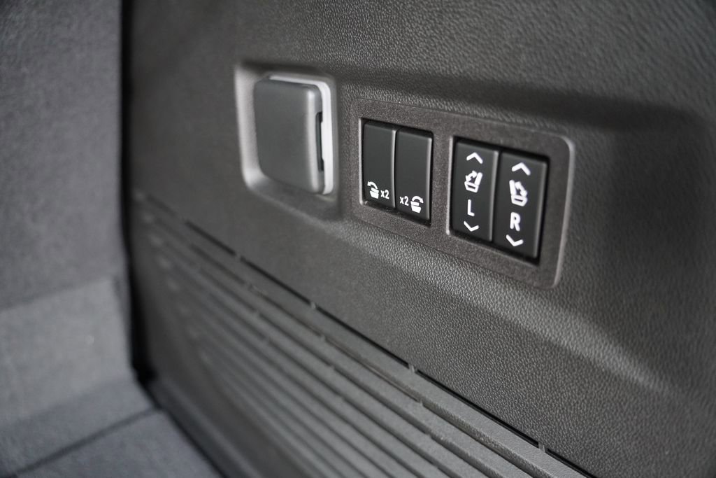 Certified 2023 GMC Yukon Denali image 24