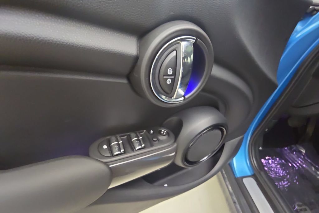 Used 2016 MINI Cooper 4-Door Hardtop FWD image 15