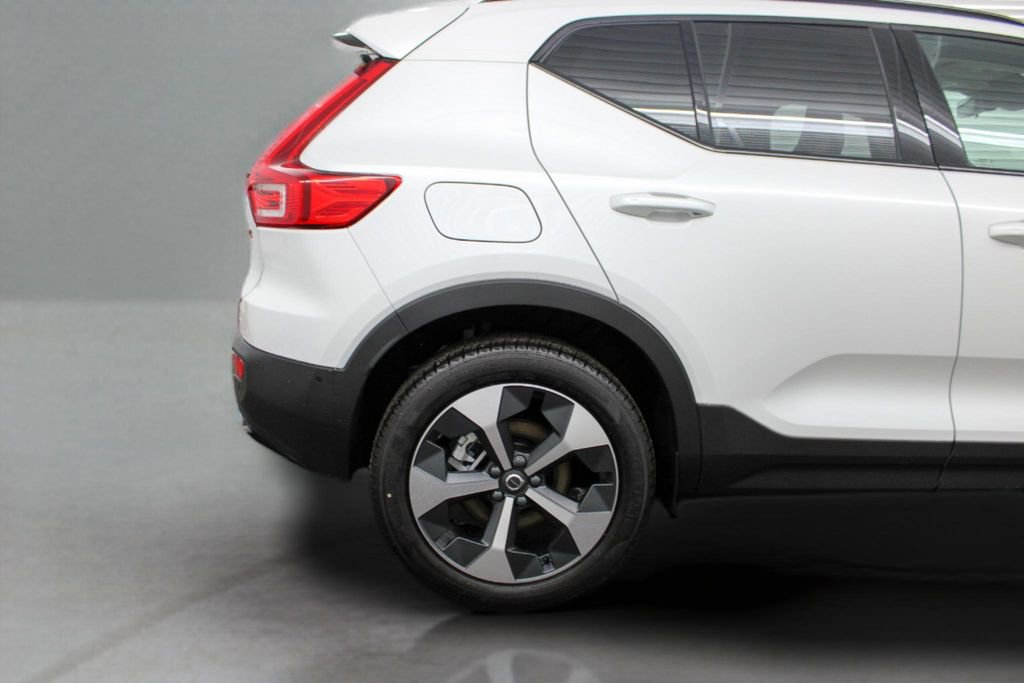 New 2026 Volvo XC40 B4 Plus w/ Protection Package Premier FWD image 32