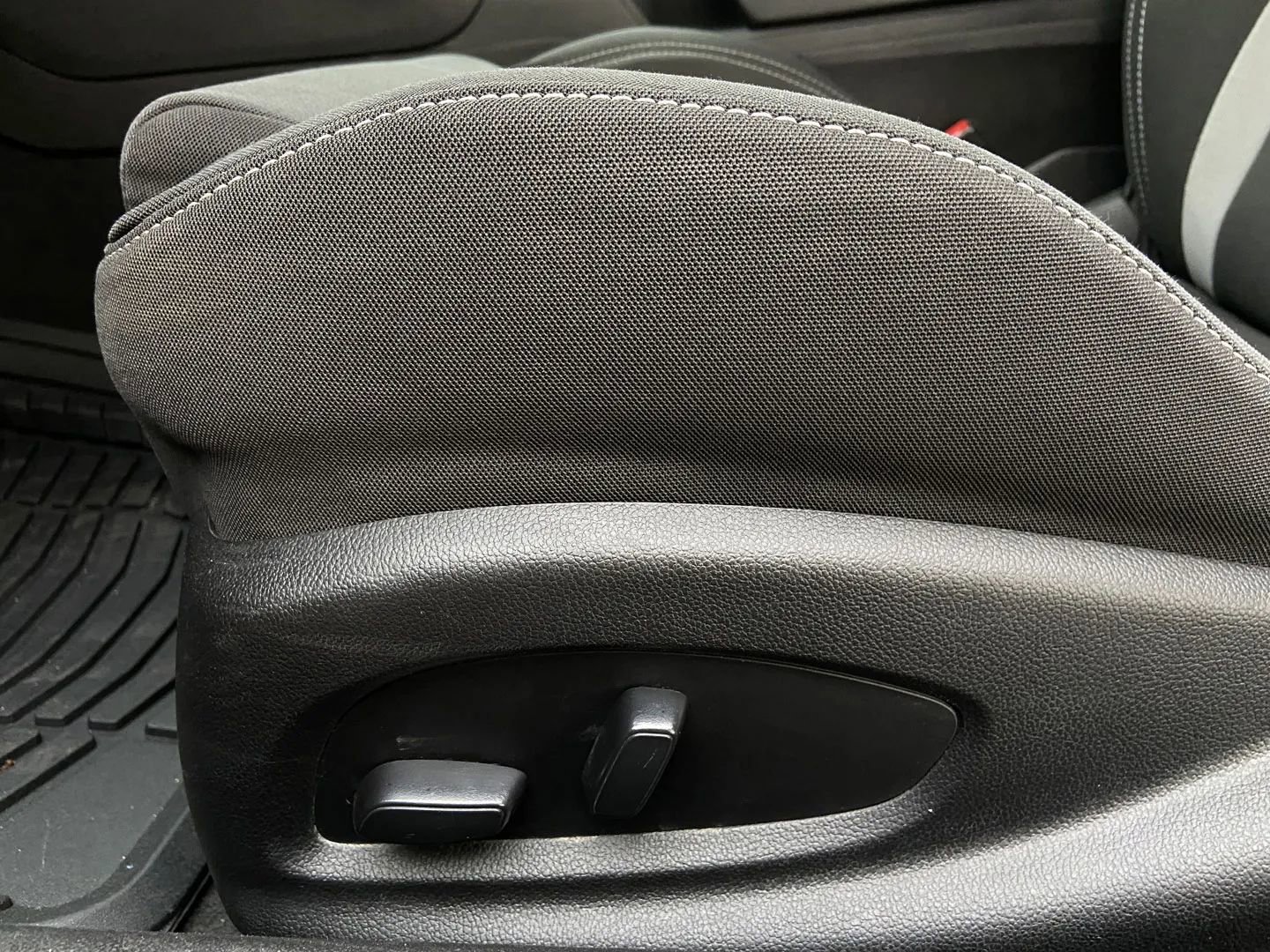 Used 2023 Chevrolet Camaro LT image 17