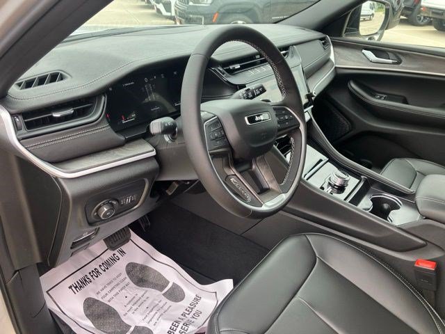 New 2026 Jeep Grand Cherokee Limited w/ Limited Altitude Package AWD/4WD image 13