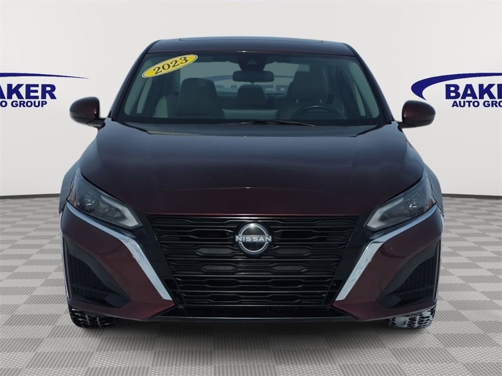 Used 2023 Nissan Altima 2.5 SV w/ SV Premium Package image 2