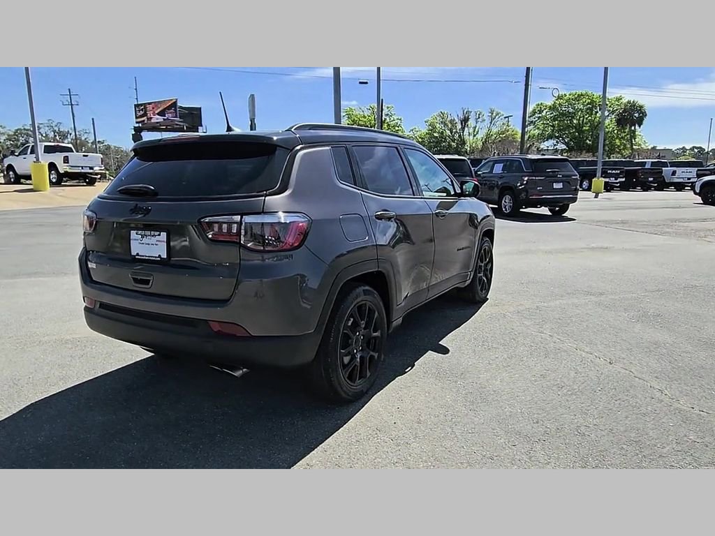 Used 2022 Jeep Compass Altitude image 32