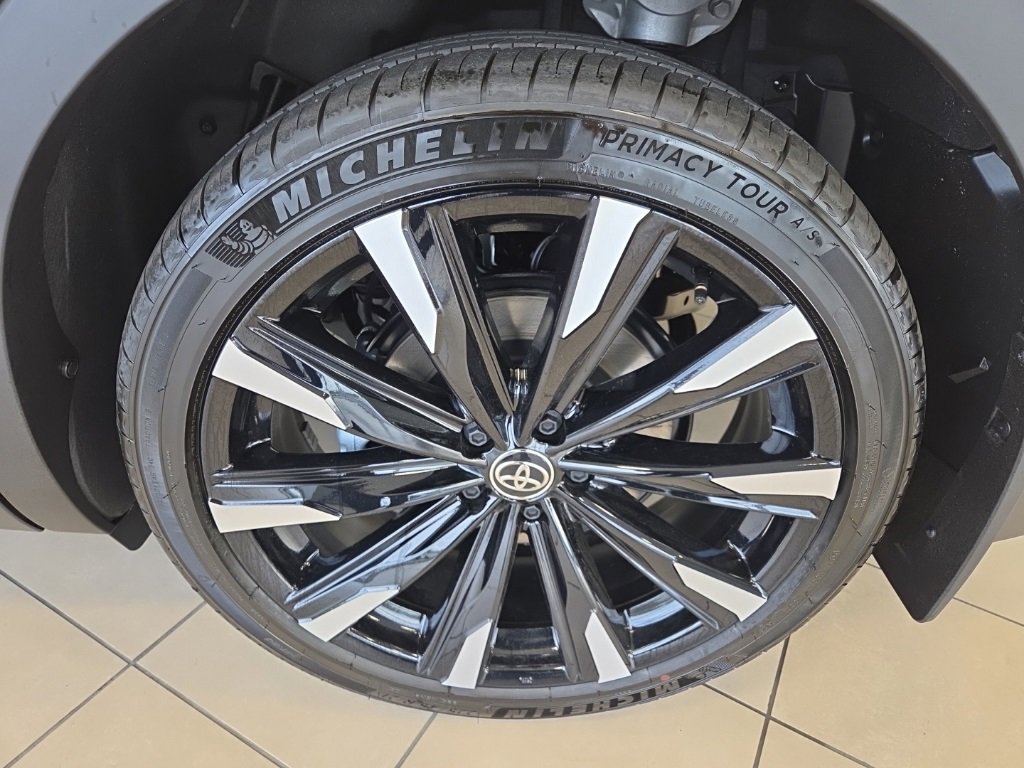 New 2026 Toyota Crown Platinum image 10