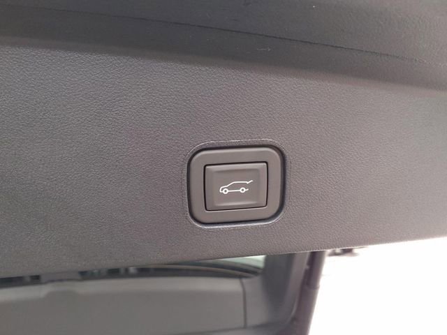 New 2025 Cadillac Lyriq Sport image 14