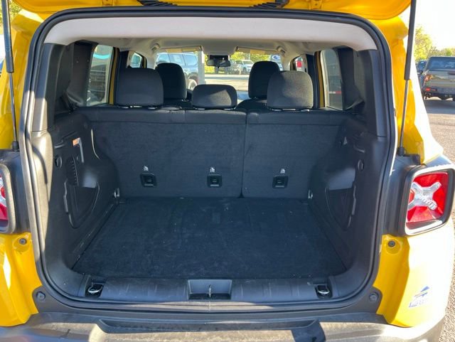 Used 2023 Jeep Renegade Latitude AWD/4WD image 19