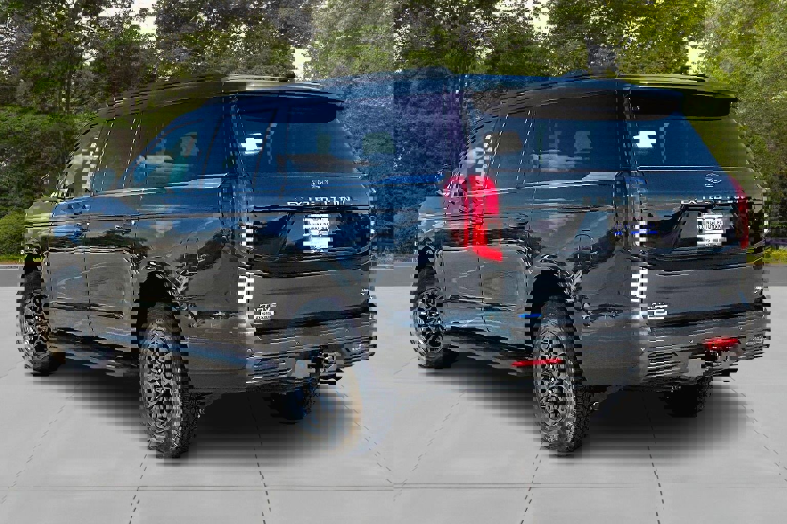 New 2025 Ford Expedition Max Active image 3