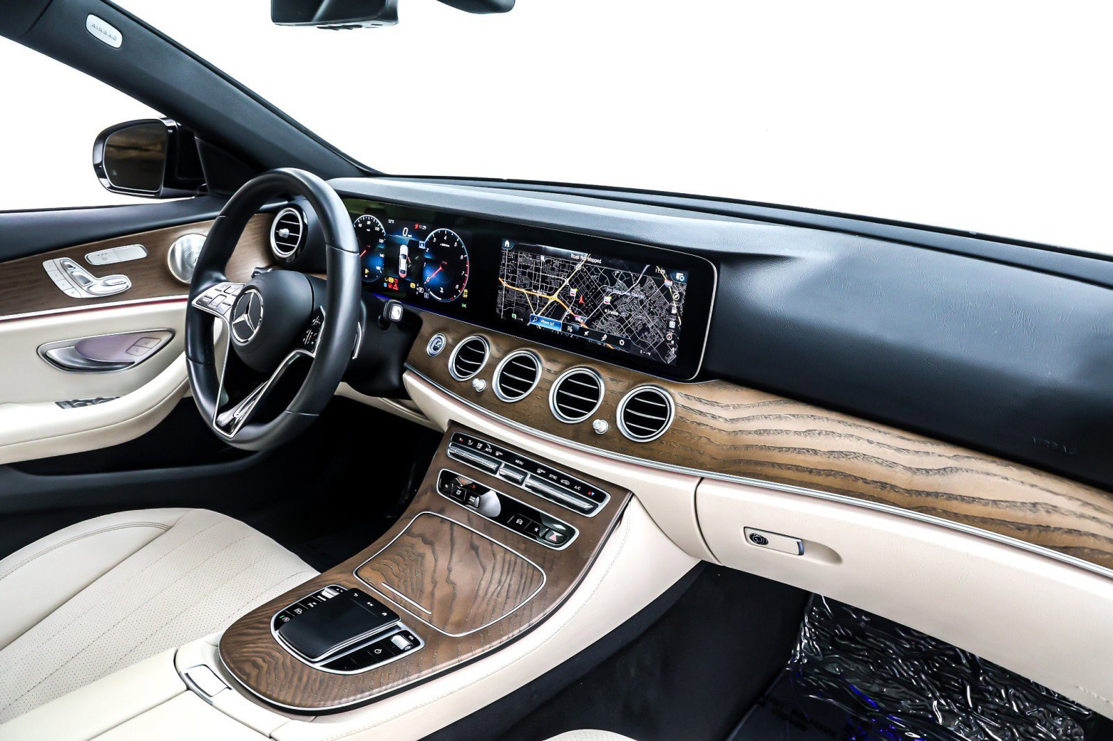 Used 2022 Mercedes-Benz E 350 Sedan w/ AMG Line Exterior image 17