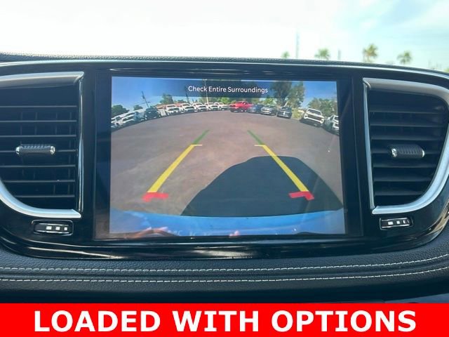 Used 2023 Chrysler Pacifica Limited FWD image 24