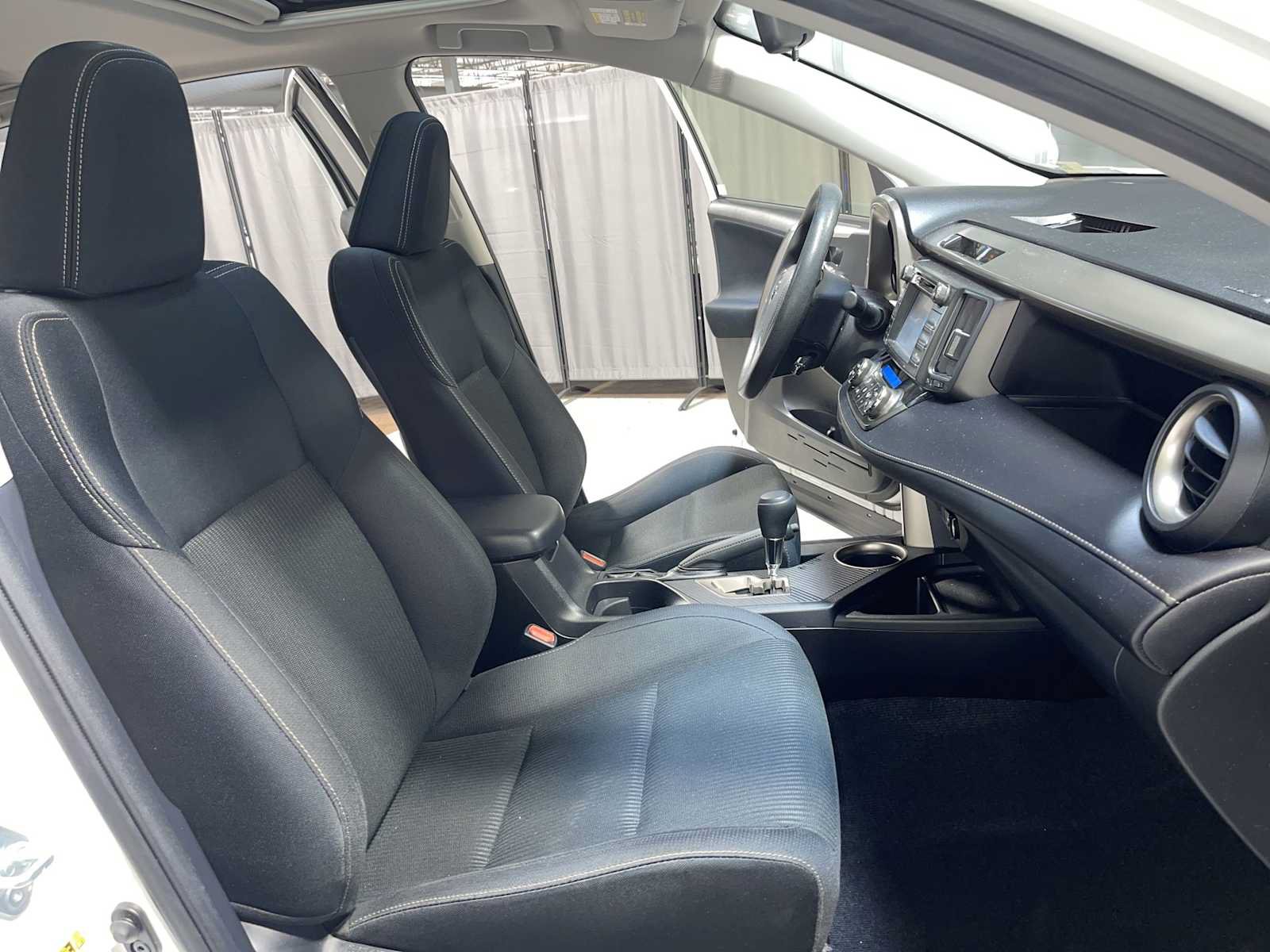 Used 2015 Toyota RAV4 XLE AWD/4WD image 14