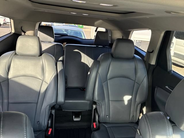 Used 2020 Buick Enclave Essence w/ Sound and Sites Package AWD/4WD image 9