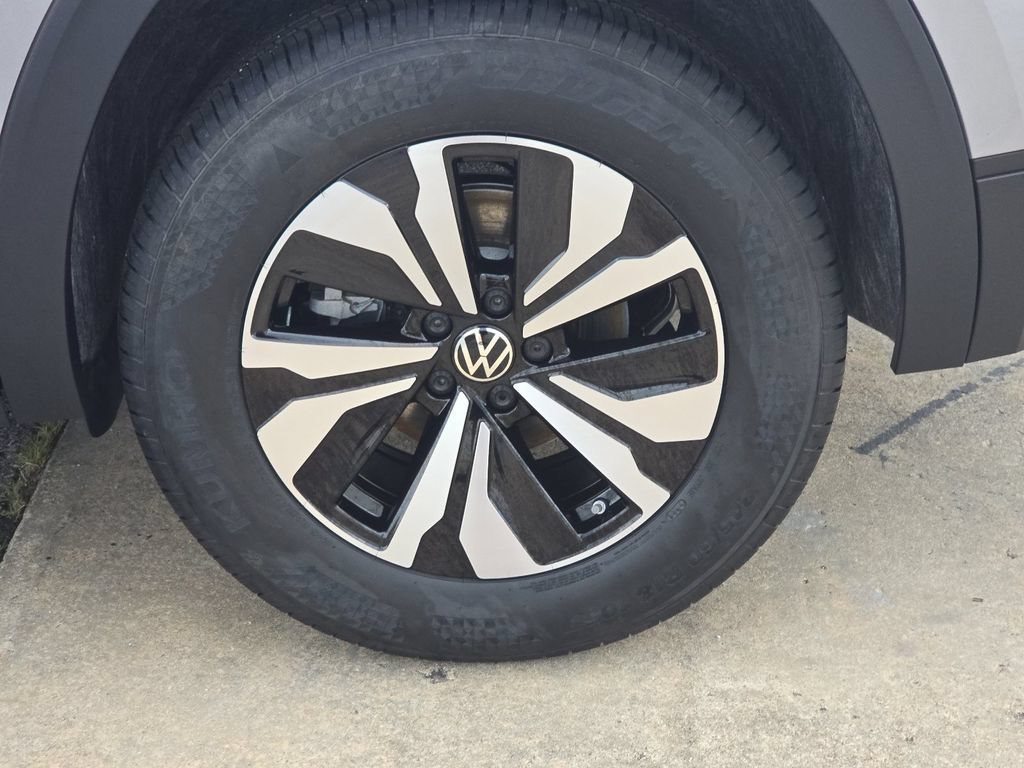 New 2026 Volkswagen Atlas SE FWD image 29