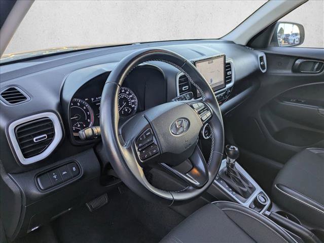Used 2022 Hyundai Venue Limited image 15