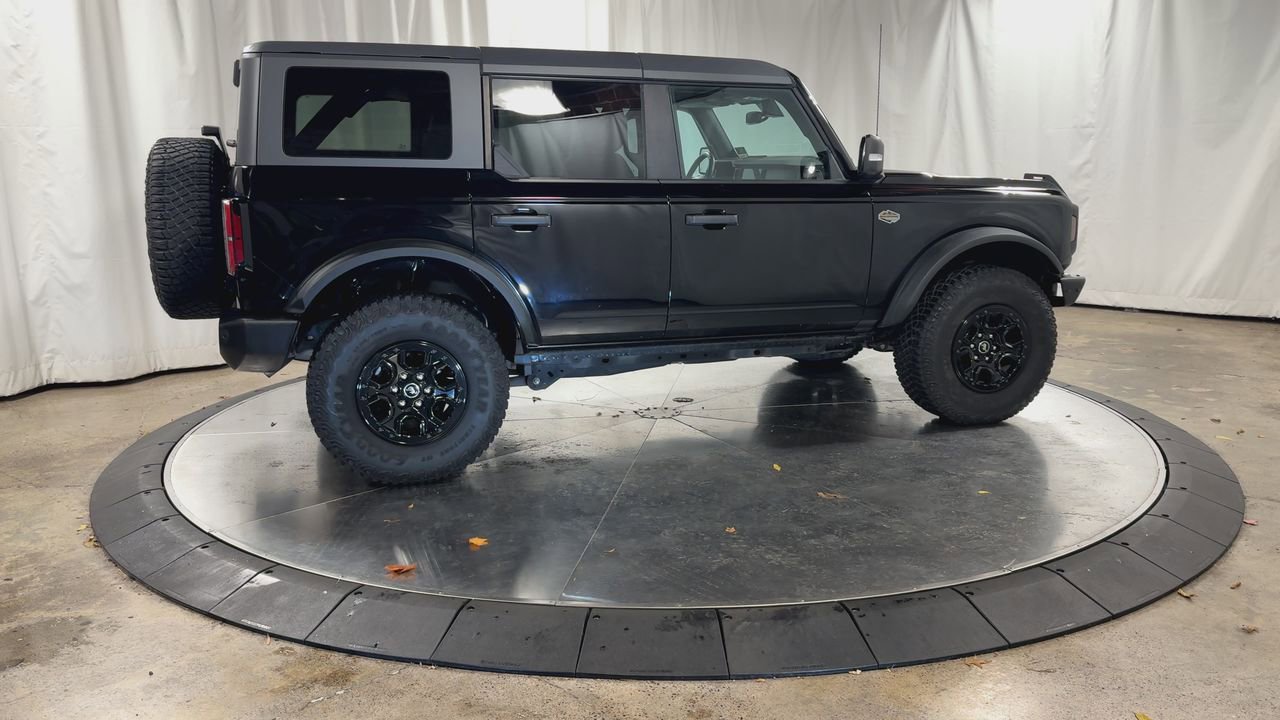 Used 2023 Ford Bronco Wildtrak image 2