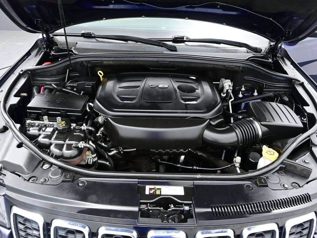 Used 2018 Jeep Grand Cherokee Limited image 12