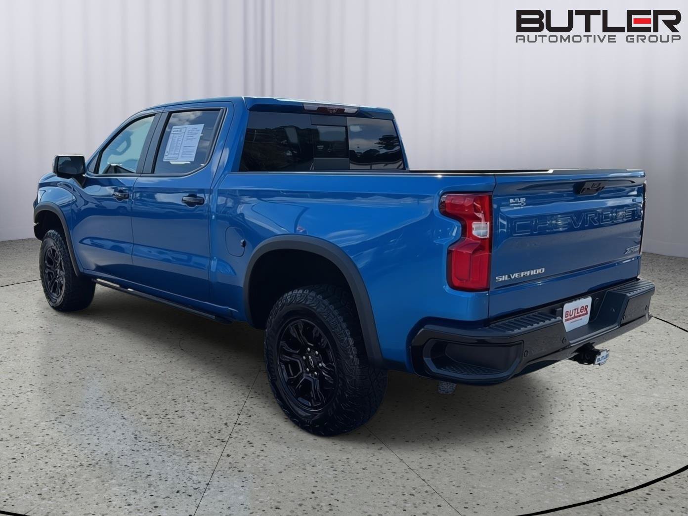 Used 2022 Chevrolet Silverado 1500 ZR2 w/ Technology Package AWD/4WD image 4