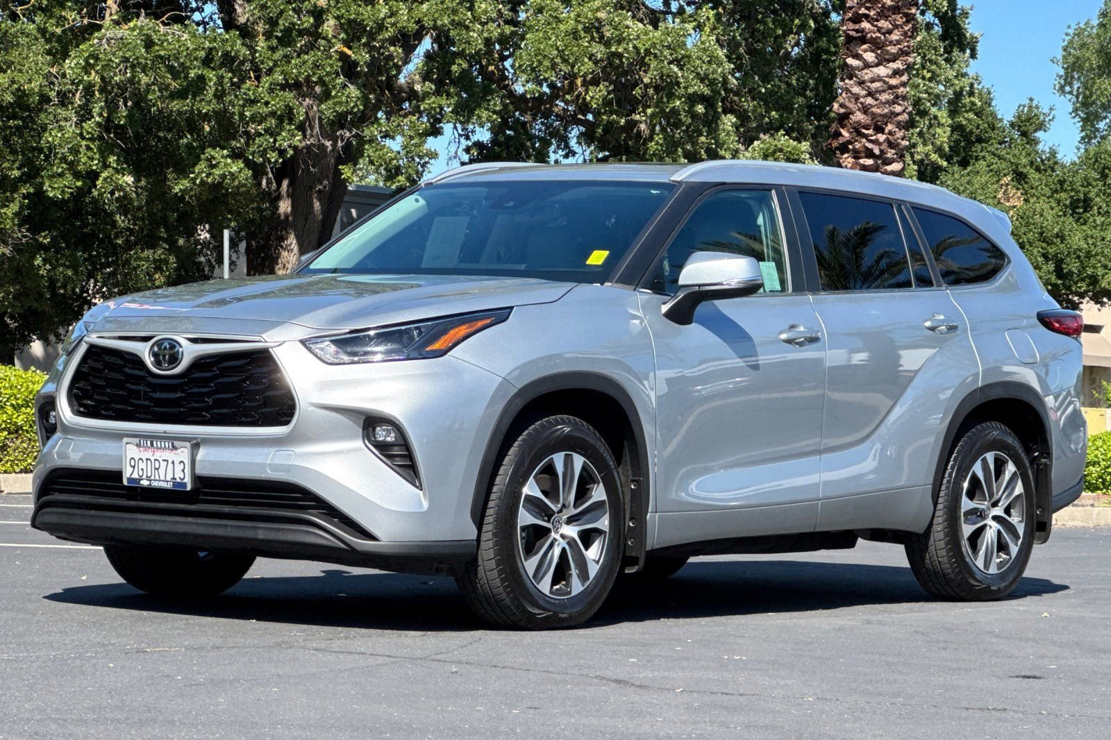 Used 2023 Toyota Highlander XLE image 7