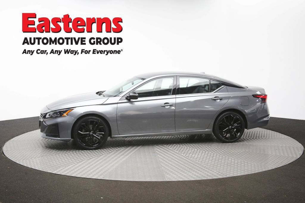 Used 2023 Nissan Altima 2.5 SR FWD image 60