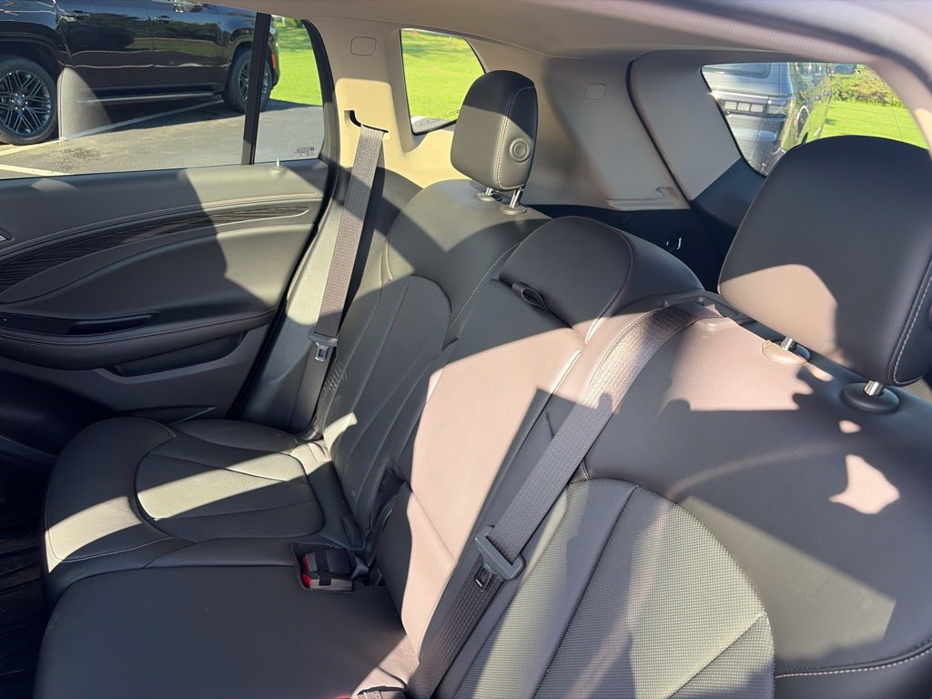 Used 2018 Buick Envision Essence AWD/4WD image 15