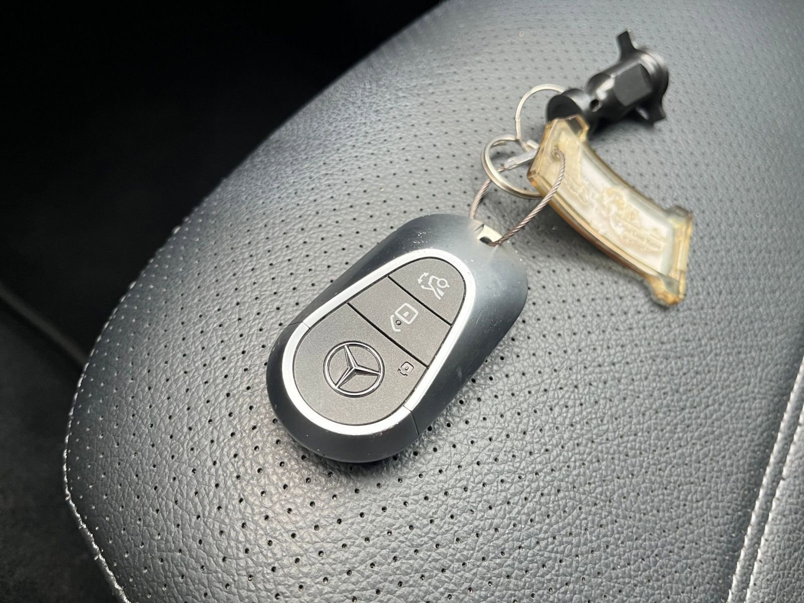 Used 2024 Mercedes-Benz GLC 300 4MATIC image 22