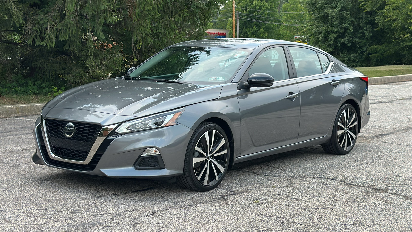 Certified 2021 Nissan Altima 2.5 SR w/ SR Premium Package FWD image 2