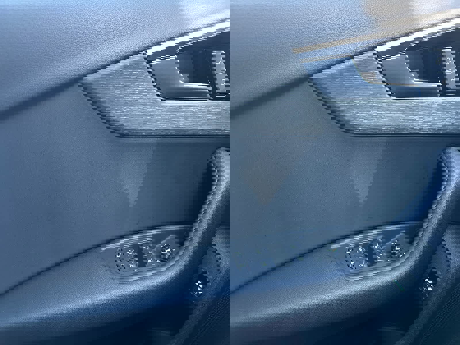 Used 2025 Audi A4 2.0T Premium w/ Convenience Package image 12