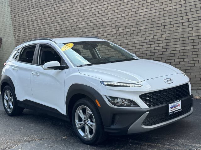 Used 2023 Hyundai Kona SEL FWD image 2