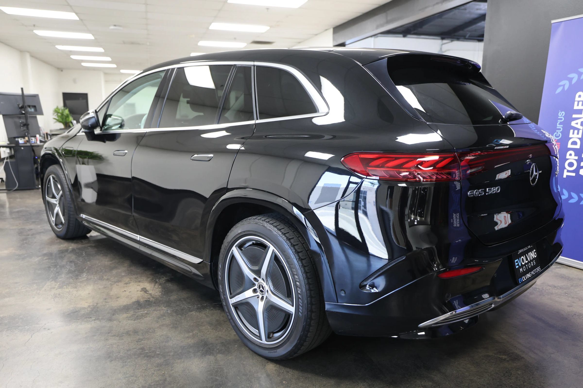 Used 2023 Mercedes-Benz EQS 580 4MATIC SUV image 8