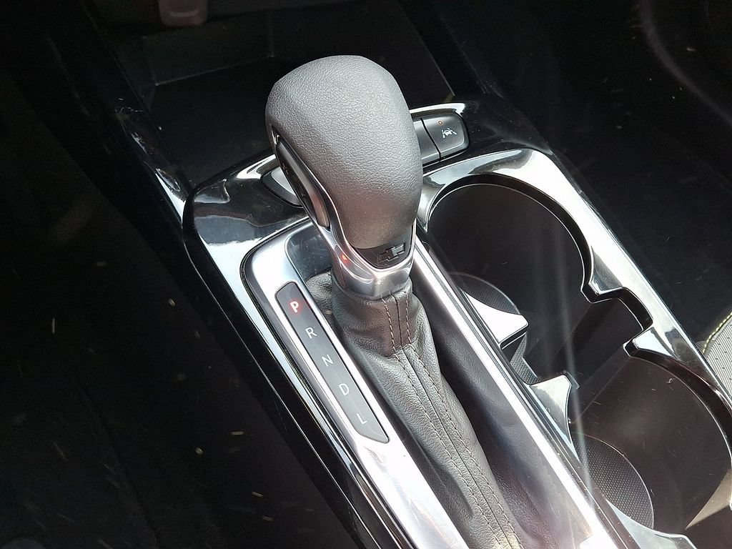 Used 2025 Chevrolet Trax LT FWD image 17