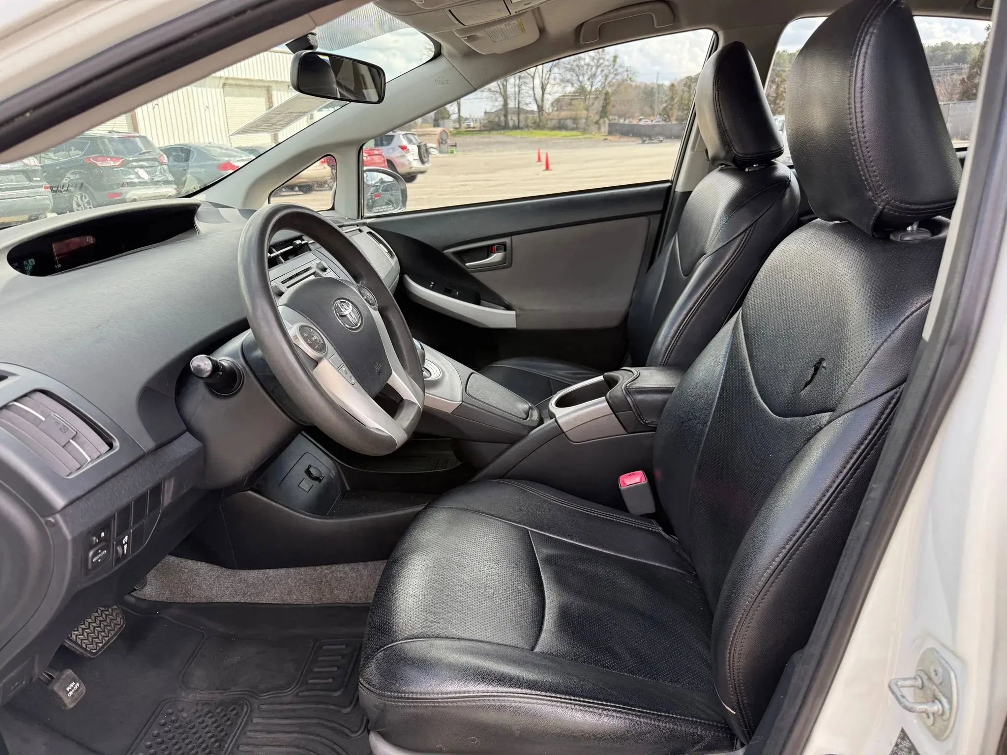 Used 2013 Toyota Prius Two image 2