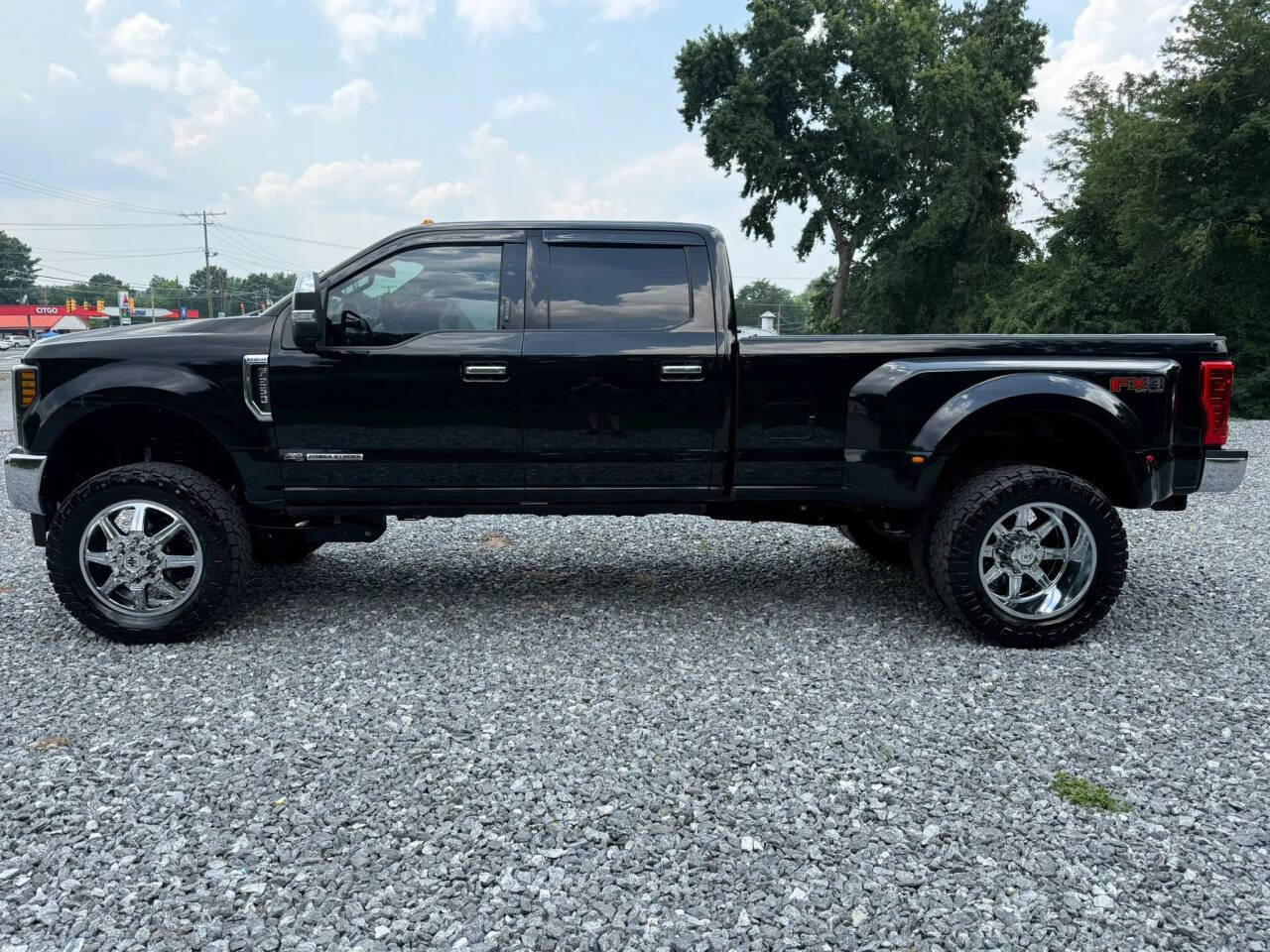 Used 2017 Ford F350 Lariat w/ Chrome Package AWD/4WD image 4