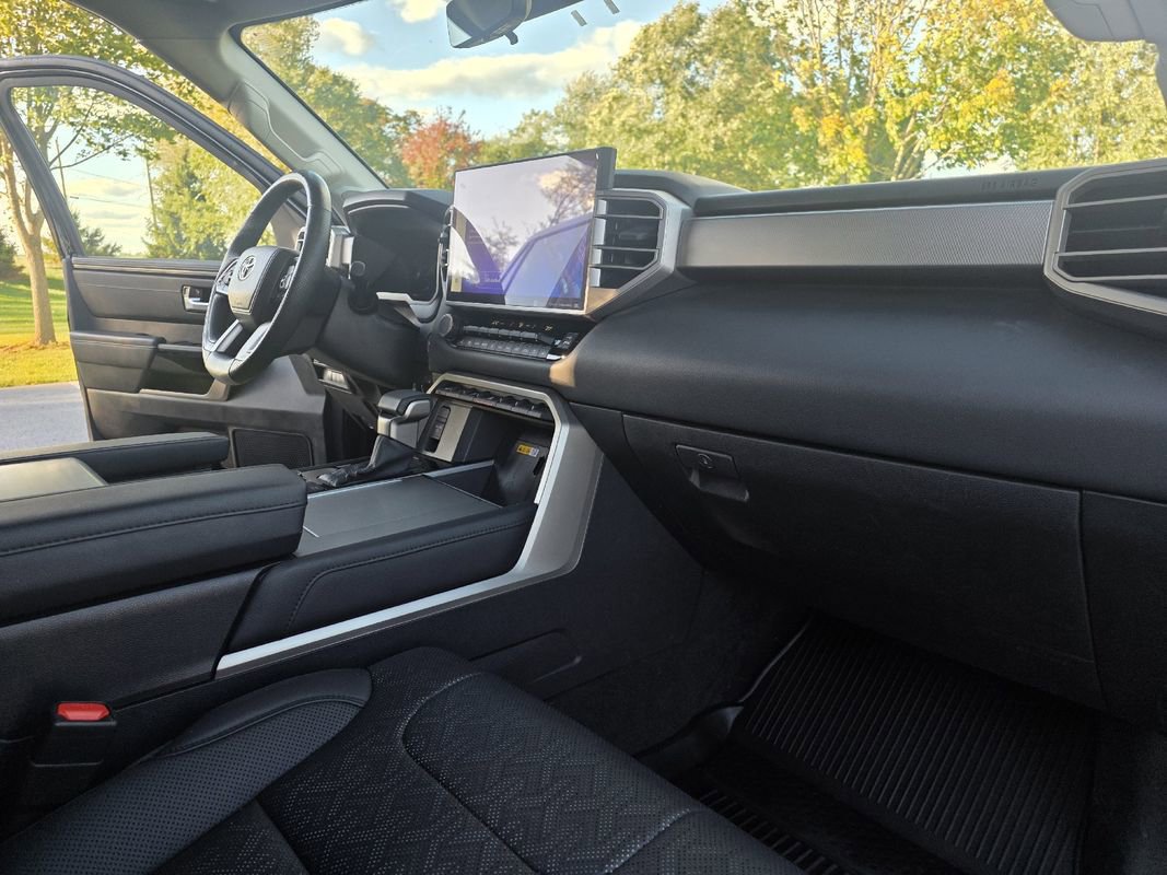 Used 2024 Toyota Sequoia Limited image 16