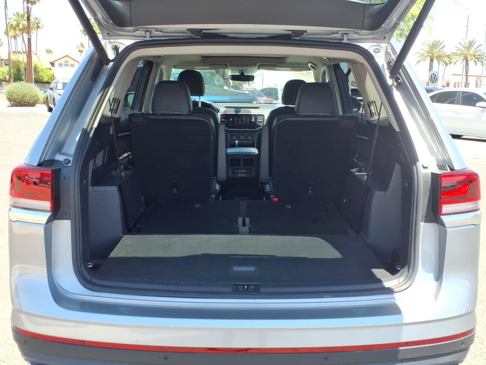 Certified 2023 Volkswagen Atlas SE w/ Panoramic Sunroof Package AWD/4WD image 17