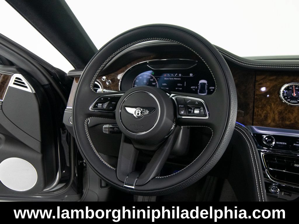 Used 2024 Bentley Flying Spur V8 AWD/4WD image 32