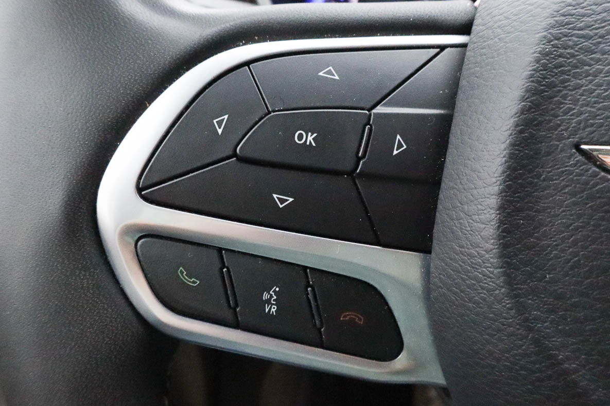 Used 2023 Chrysler Pacifica Limited FWD image 31