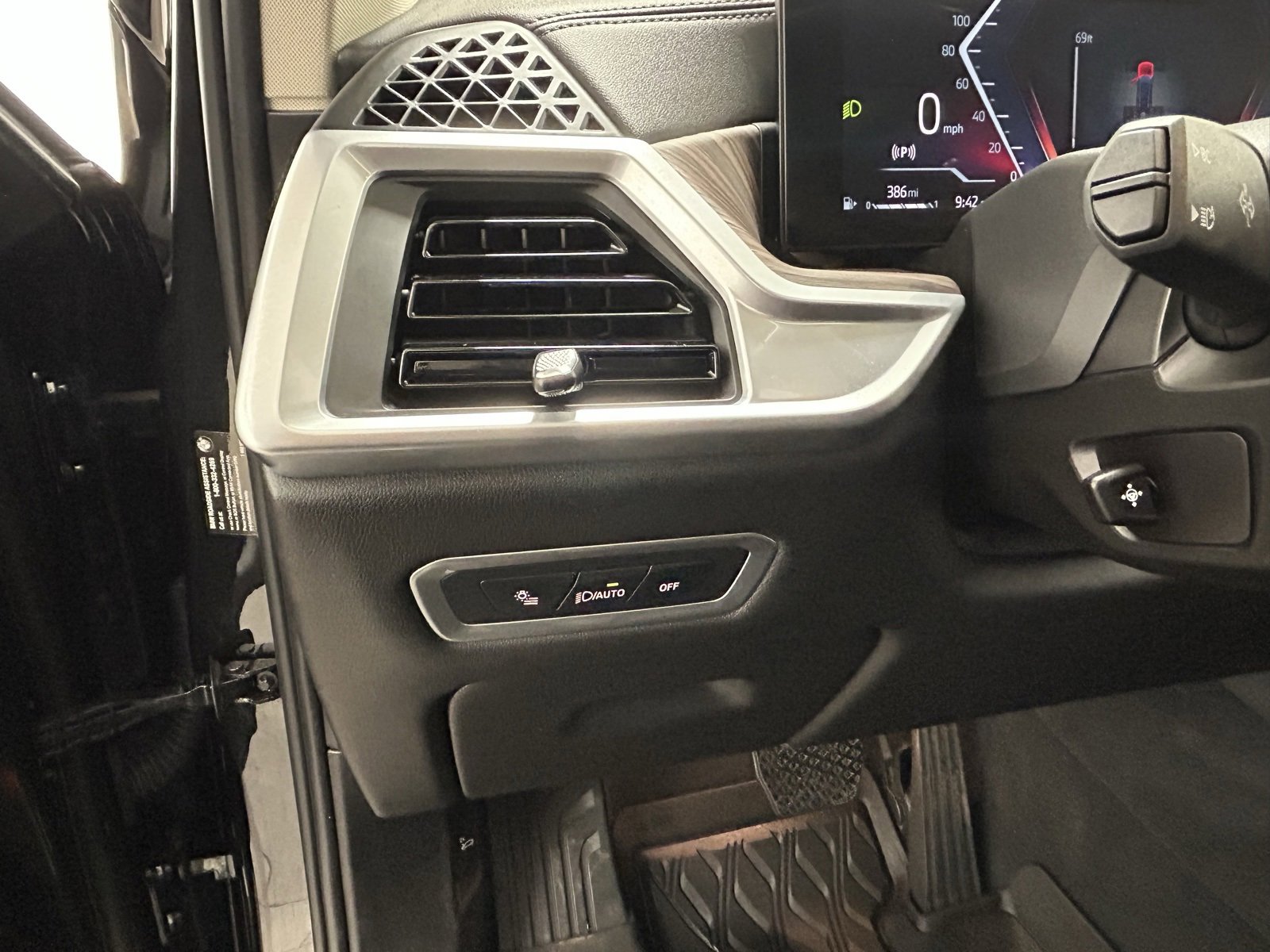 Used 2024 BMW X7 xDrive40i image 27