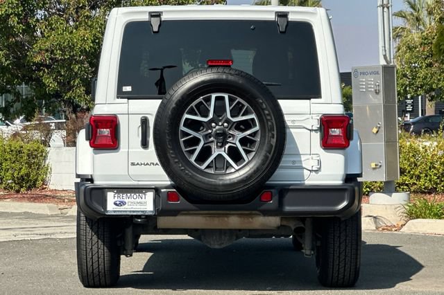 Used 2025 Jeep Wrangler Unlimited Sahara AWD/4WD image 5