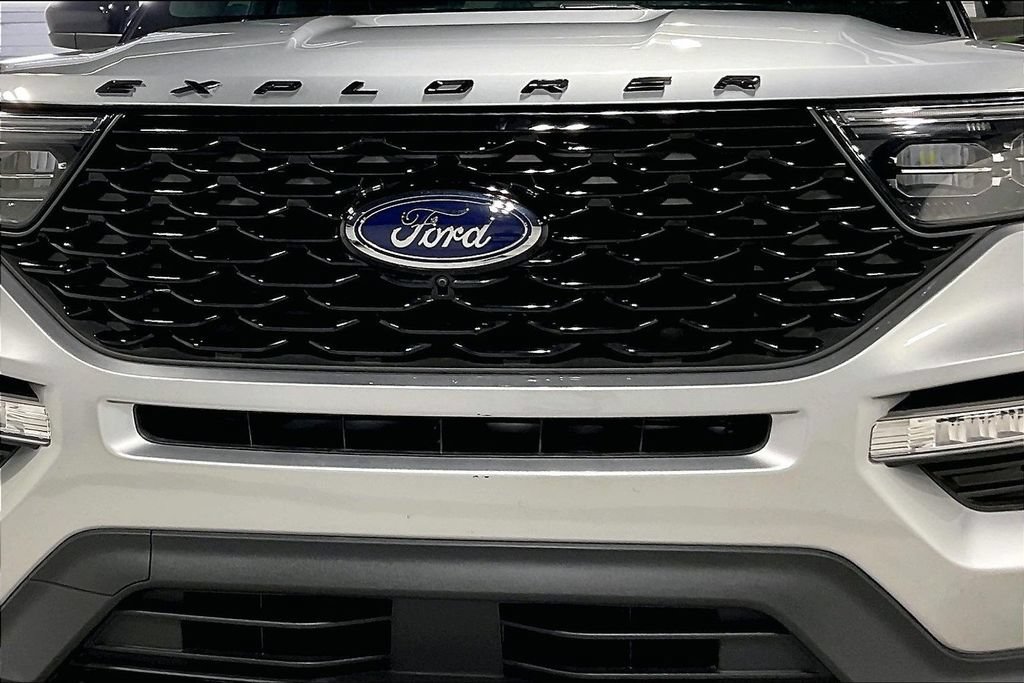 Used 2024 Ford Explorer ST-Line w/ Class IV Trailer Tow Package AWD/4WD image 37