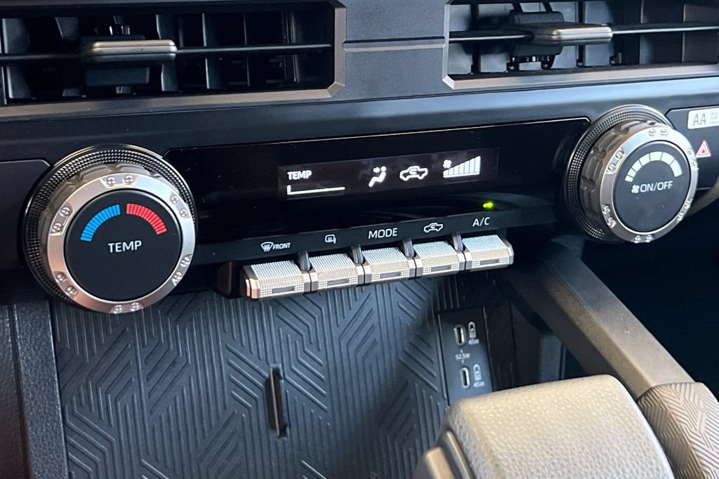 Certified 2025 Toyota Tacoma SR5 AWD/4WD image 23
