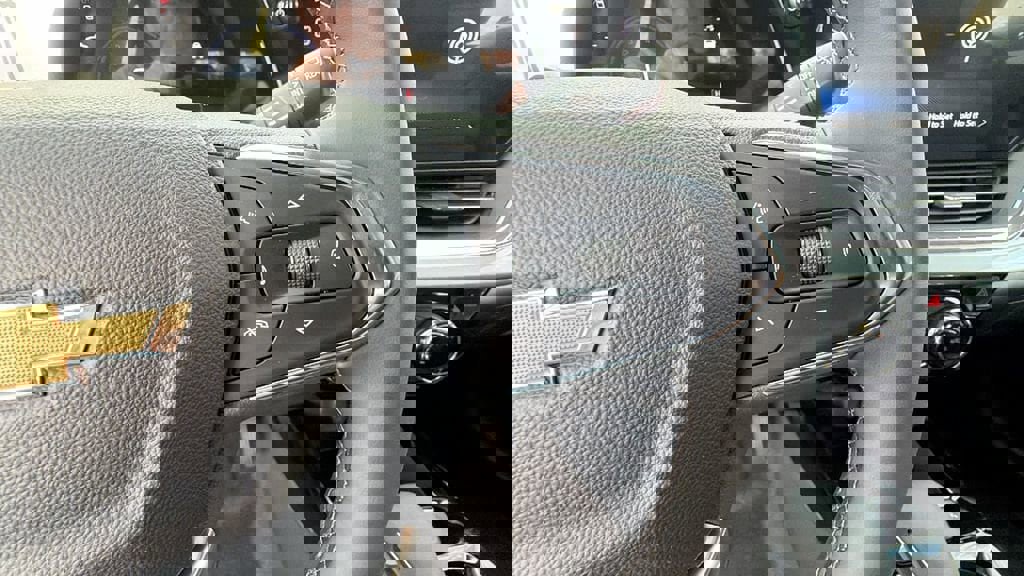 New 2026 Chevrolet Trax LT w/ Driver Confidence Package image 21