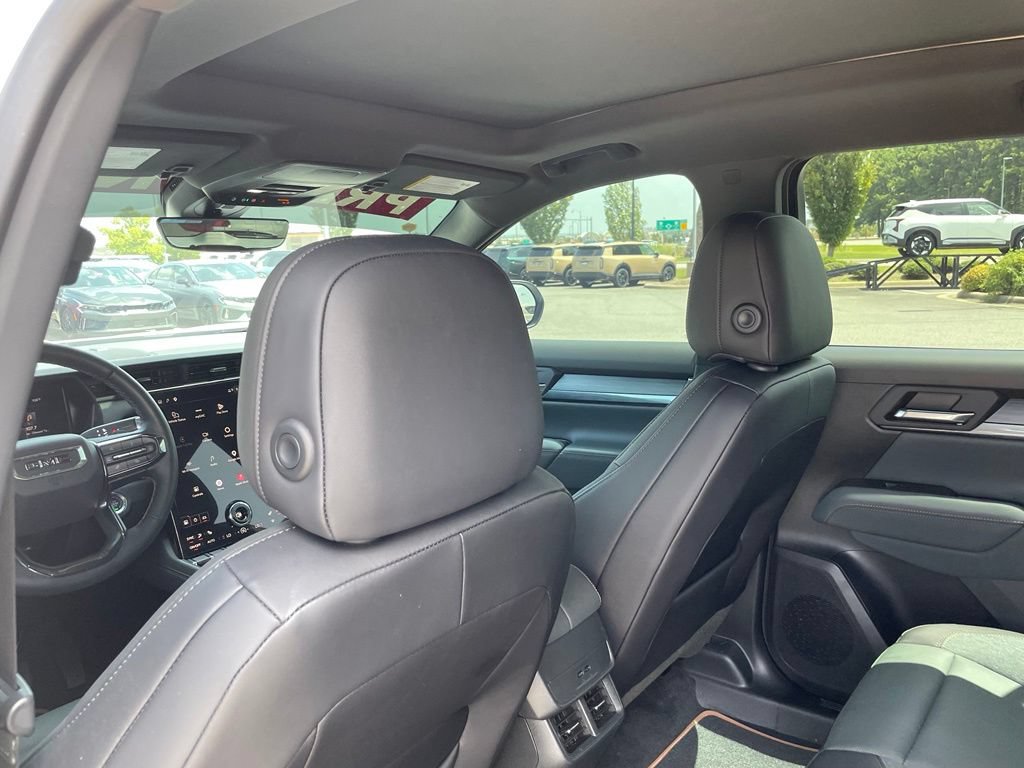 Used 2026 GMC Terrain AT4 w/ Technology Package II AWD/4WD image 25