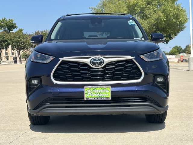Used 2021 Toyota Highlander XLE AWD/4WD image 7