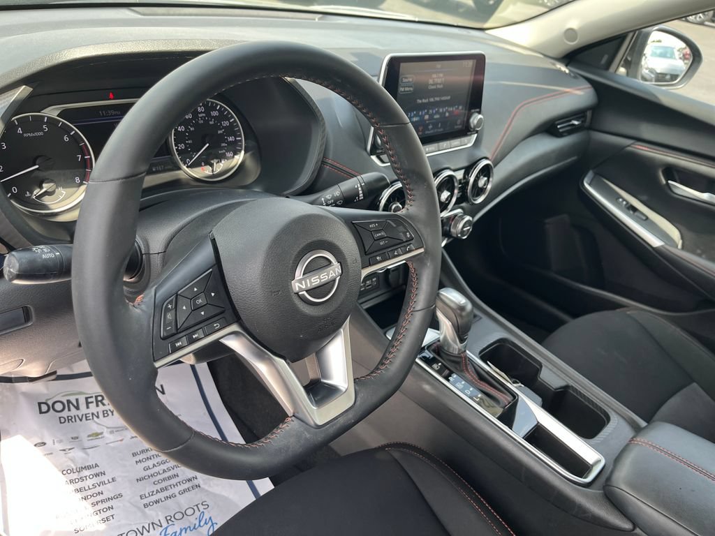 Used 2025 Nissan Sentra SR FWD image 14