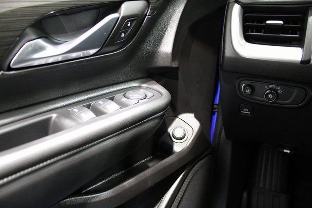 Used 2024 GMC Terrain SLE w/ Driver Convenience Package image 7