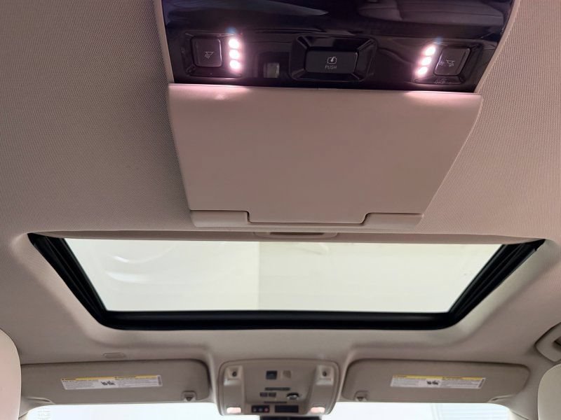 Used 2020 Cadillac Escalade Premium Luxury AWD/4WD image 24
