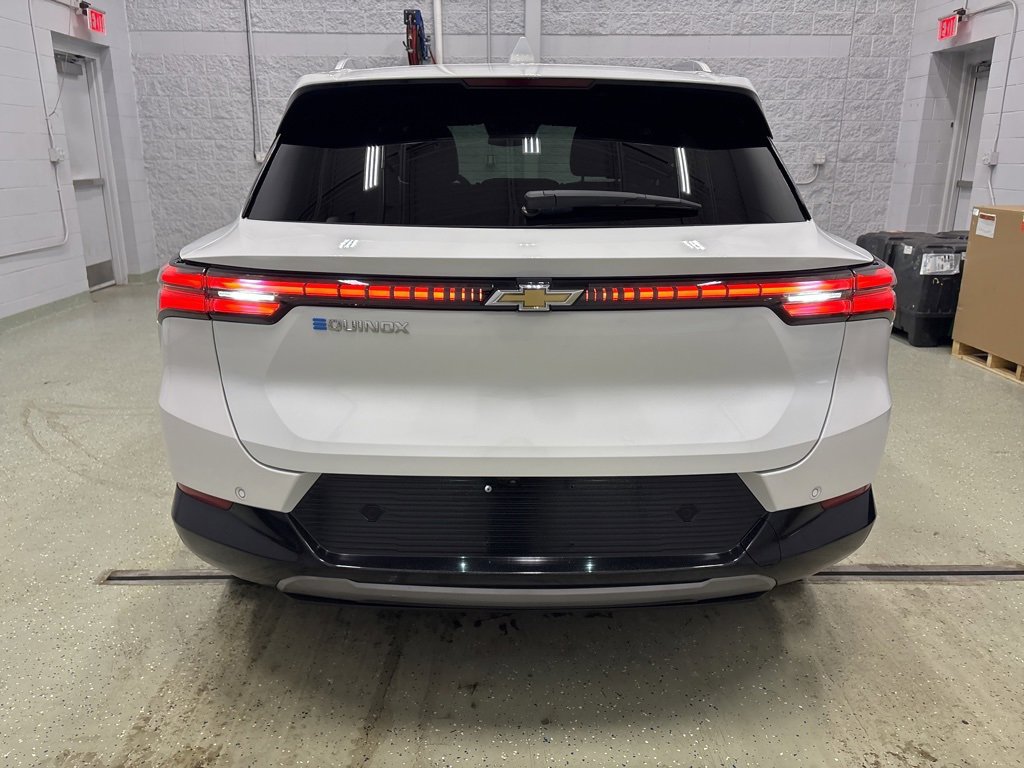 Used 2024 Chevrolet Equinox EV LT image 4