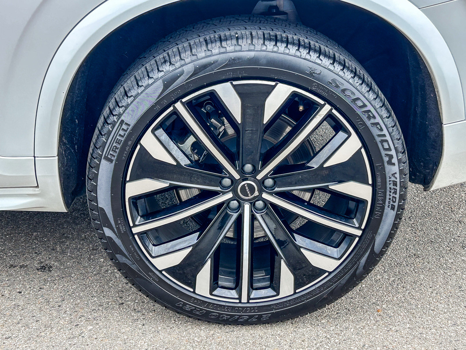 Used 2025 Volvo XC90 B6 Plus AWD/4WD image 11