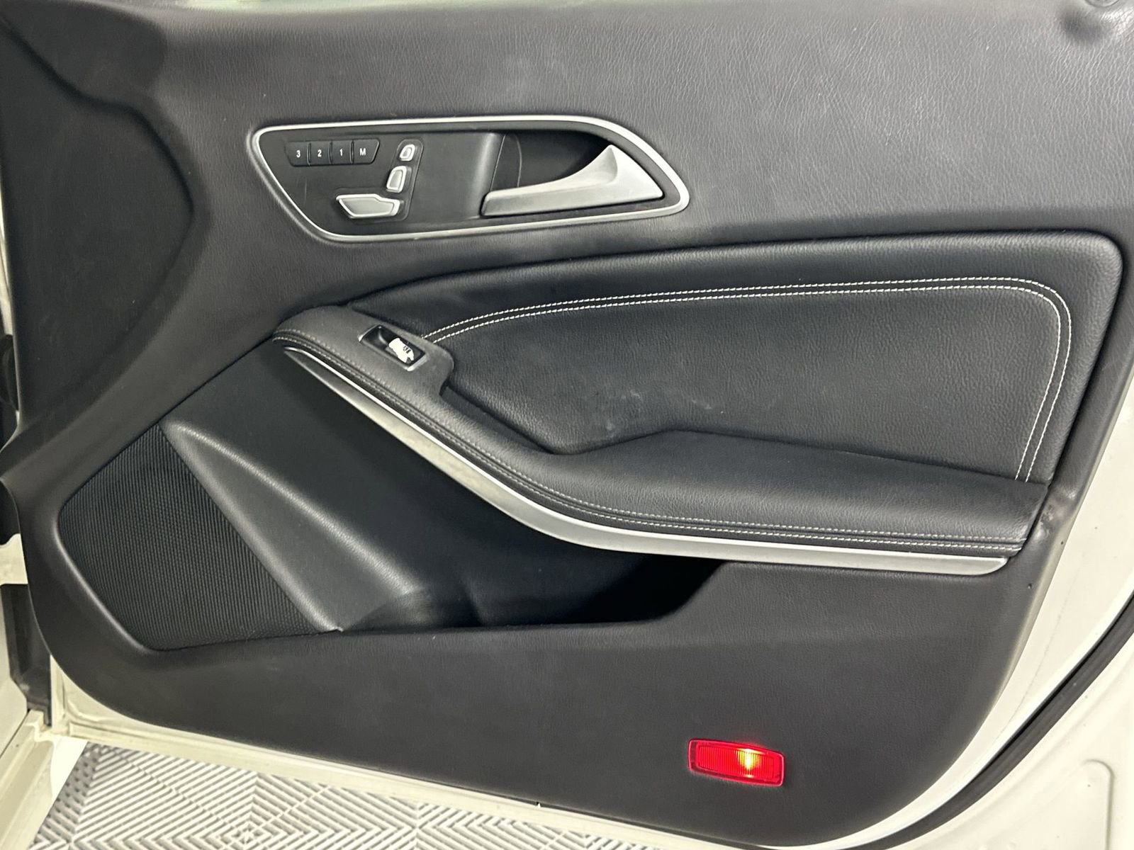 Used 2018 Mercedes-Benz CLA 250 image 29