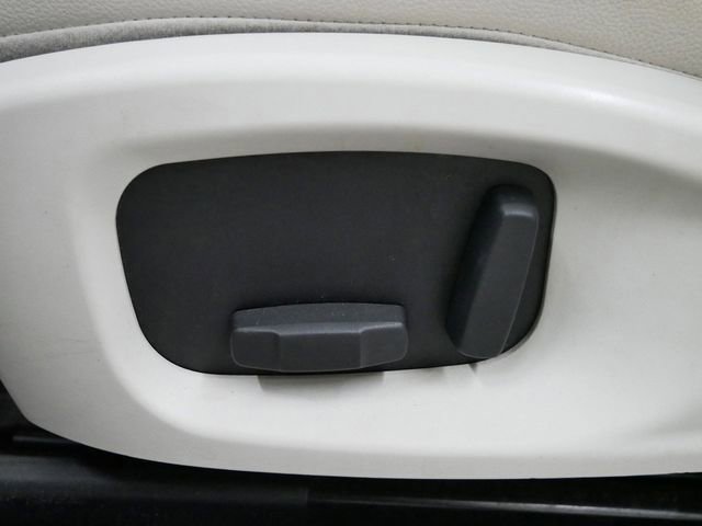 Used 2018 Jaguar E-PACE S image 15